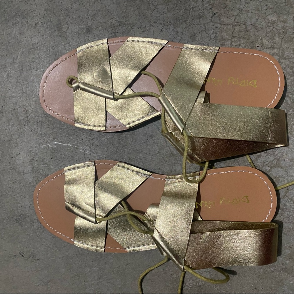 Dirty Laundry Emphasis Women's Sandals Gold STRAPPY Flats Shoes Size 8.5 - Picture 1 of 11